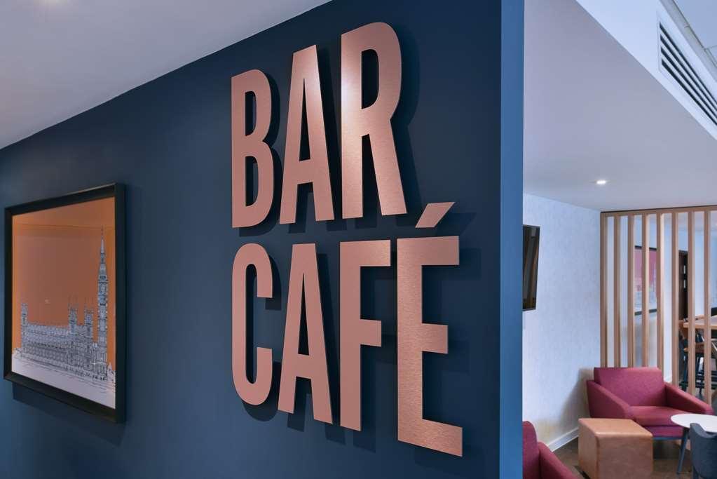 Travelodge London Stratford Hotel Restaurant photo