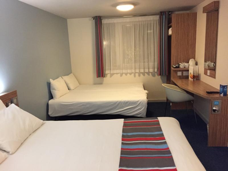 Travelodge London Stratford Hotel Exterior photo