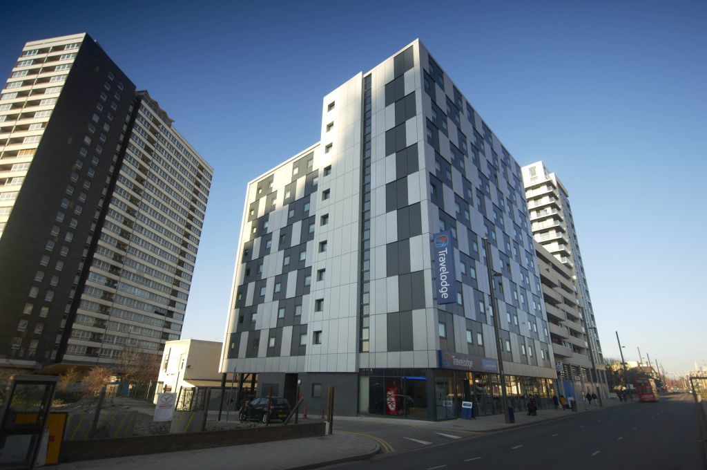 Travelodge London Stratford Hotel Exterior photo