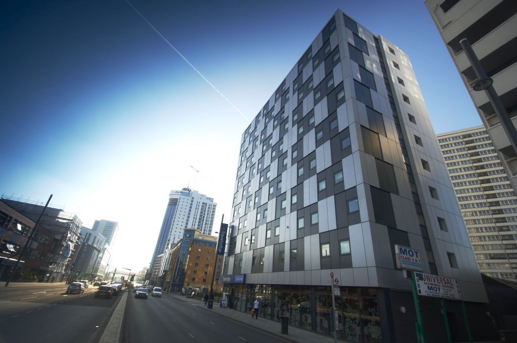 Travelodge London Stratford Hotel Exterior photo