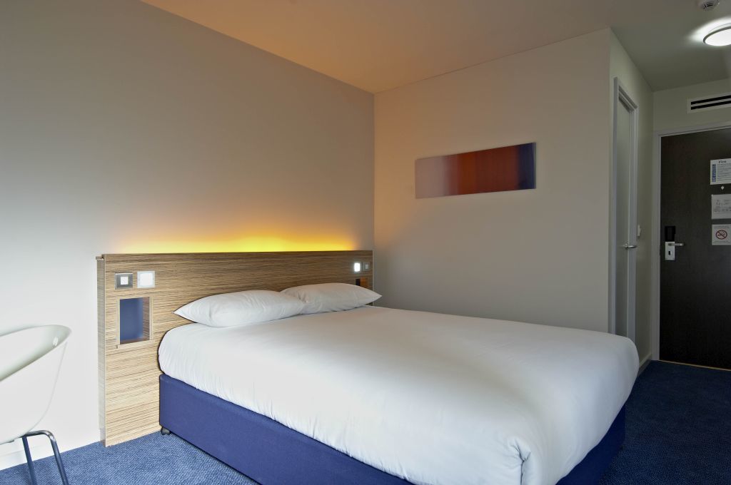 Travelodge London Stratford Hotel Exterior photo