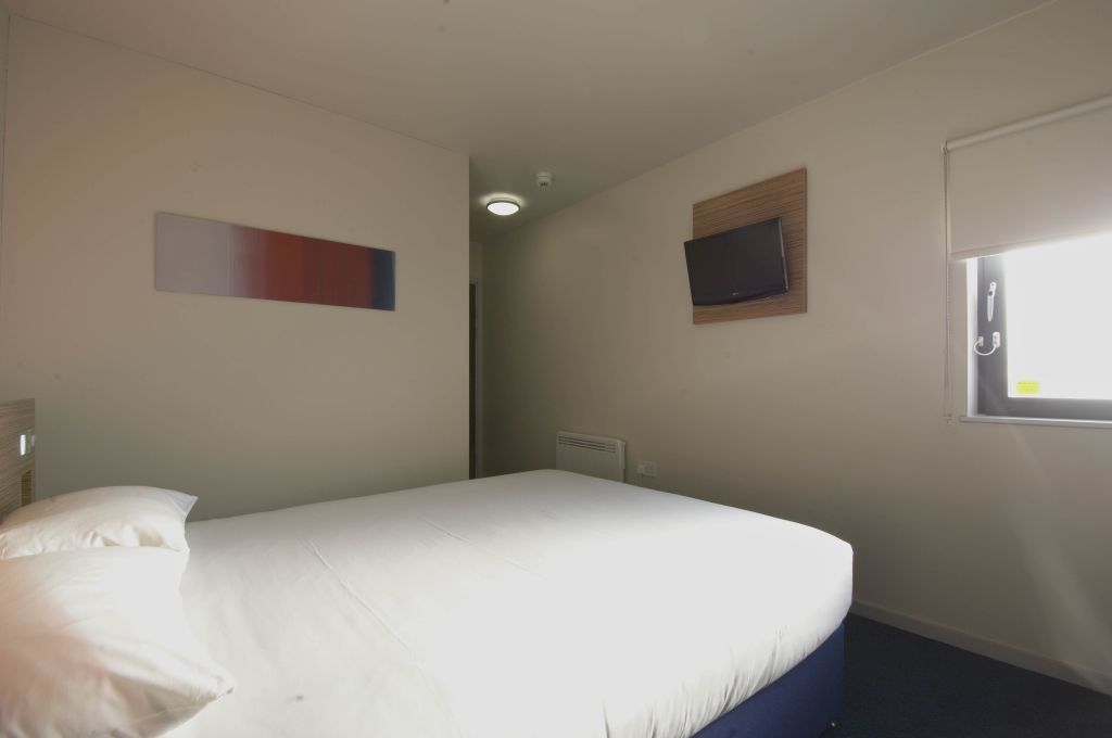 Travelodge London Stratford Hotel Exterior photo