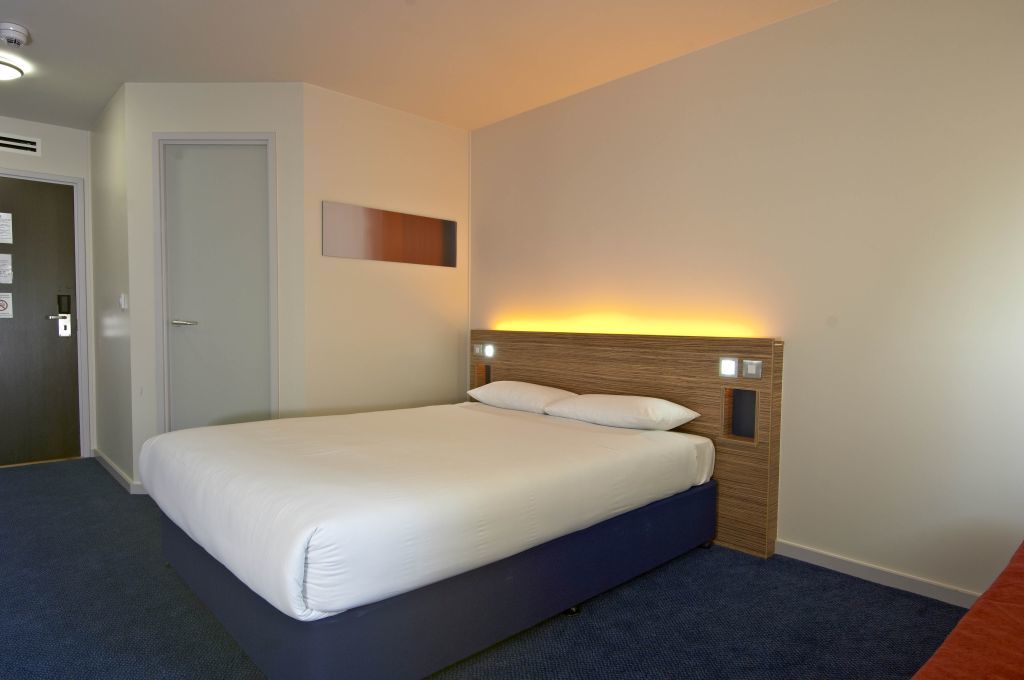 Travelodge London Stratford Hotel Exterior photo