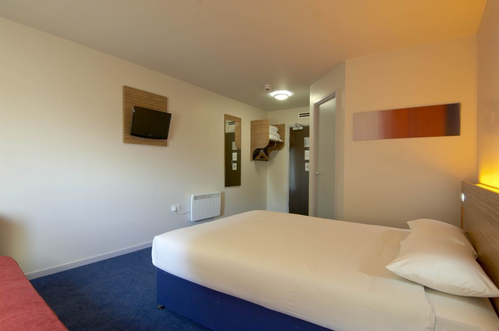 Travelodge London Stratford Hotel Exterior photo