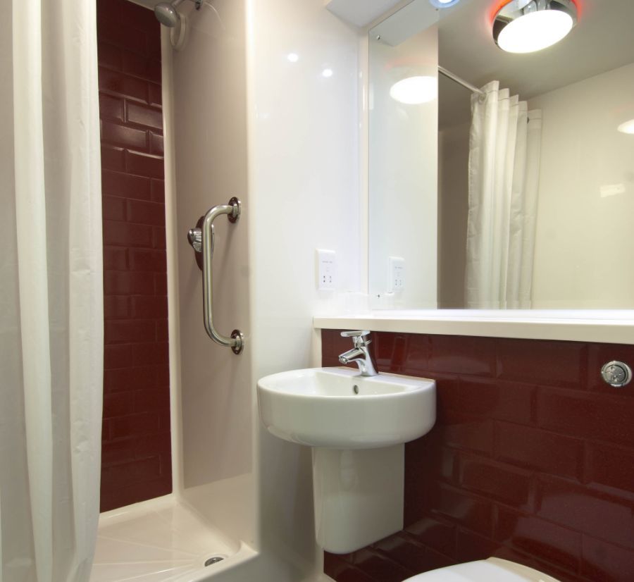 Travelodge London Stratford Hotel Exterior photo