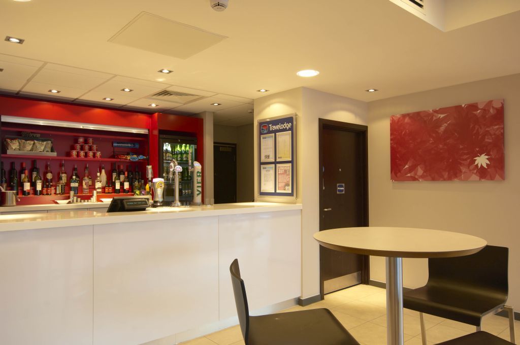 Travelodge London Stratford Hotel Exterior photo