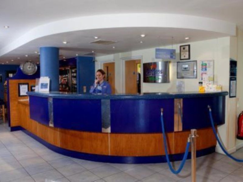 Travelodge London Stratford Hotel Exterior photo