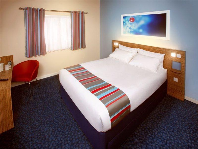 Travelodge London Stratford Hotel Exterior photo
