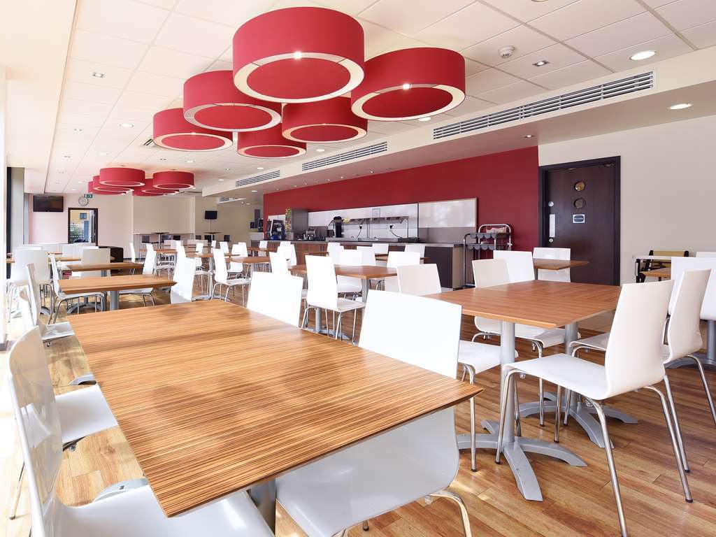 Travelodge London Stratford Hotel Restaurant photo
