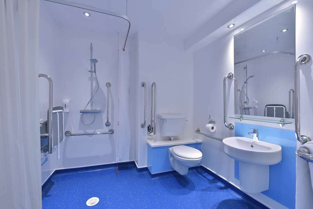 Travelodge London Stratford Hotel Room photo